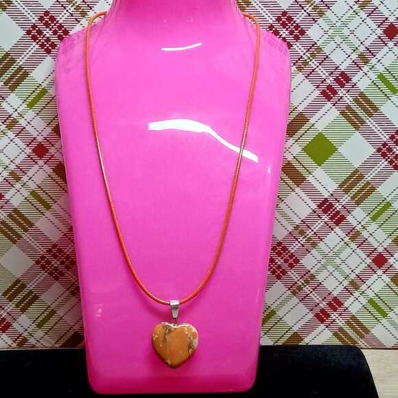 NWOT Fashion Necklace Orange Patterned Heart Pendant Jewelry #31 - Picture 7 of 7